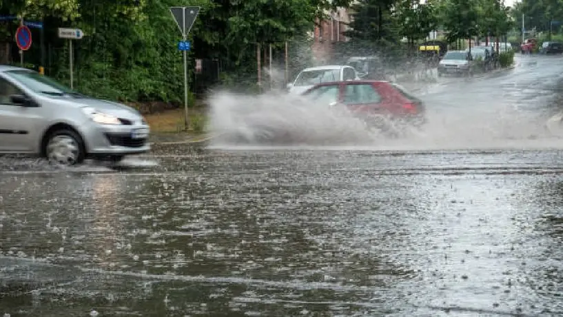 Lluvias CDMX: Si tu auto sufrió daños en las inundaciones, estos son los módulos de atención