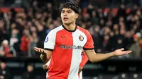 ¡Oficial! Stéphano Carrillo deja Feyenoord