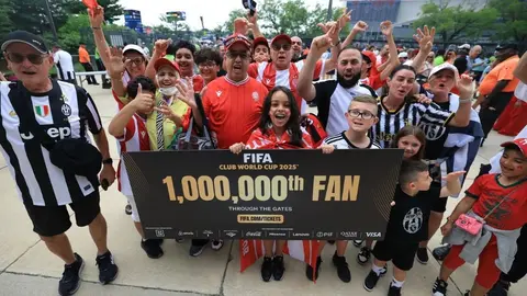La asistente un millón del Mundial de Clubes es una joven aficionada del Wydad AC