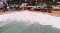VIDEO: Captan con dron a turistas siendo arrastrados por el ‘mar de fondo’ en Acapulco