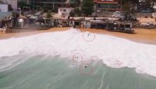 VIDEO: Captan con dron a turistas siendo arrastrados por el ‘mar de fondo’ en Acapulco