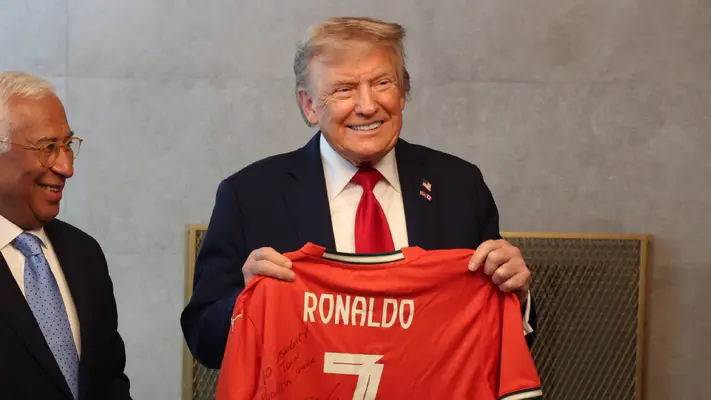 Cristiano Ronaldo envía mensaje de paz con un regalo especial a Donald Trump