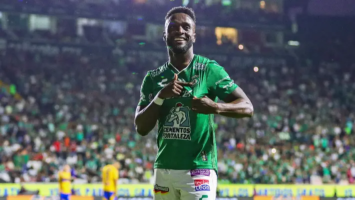 Nueva baja en Club León; Stiven Mendoza se marcha al futbol de Brasil
