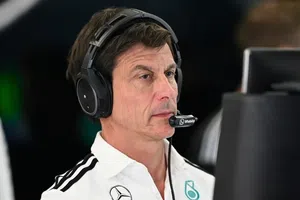 Mercedes no descarta a Verstappen: Toto Wolff admite que exploran opciones para 2026