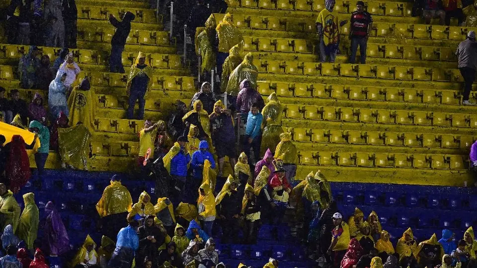 Aficionado de América sufre accidente en el Ciudad de los Deportes y denuncia mal estado de las gradas