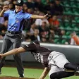 Umpire de la Liga Mexicana de Beisbol sufre pelotazo en pleno partido