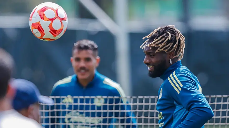 ¡Manchado! Tuca Ferretti adelanta nuevo apodo para burlarse de Allan Saint-Maximin