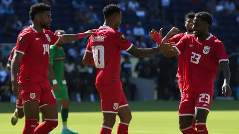 Panamá arrasa 5-2 a Guadalupe en su debut en la Copa Oro