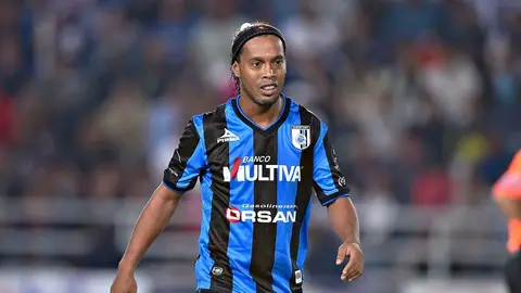 ¿Ronaldinho era impuesto en alineaciones de Querétaro? Vucetich rompe el silencio