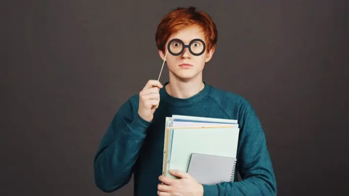 Detectan intento de trampa con gafas inteligentes para examen universitario en Michoacán