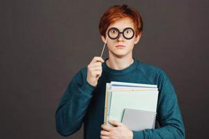 Detectan intento de trampa con gafas inteligentes para examen universitario en Michoacán