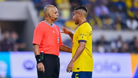 ¿'Robaron' al América? Exárbitro sugiere errores en contra de las Águilas en el partido ante LAFC