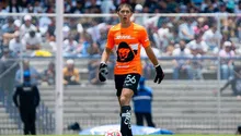 Rodrigo Parra repite como titular con Pumas; afición lo arropa tras sus errores ante Santos Laguna