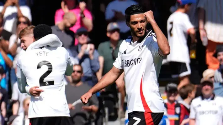 ¡Como crack! Fulham celebra dos años de haber fichado a Raúl Jiménez