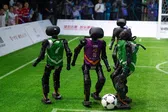 ¡Invaden al futbol! Robots controlados por IA protagonizan primer partido en China