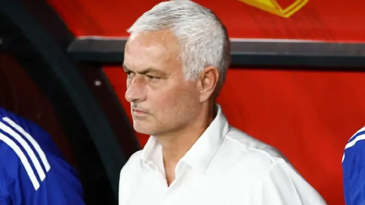 ¡Showman! José Mourinho se lanza contra periodista tras pregunta ‘ofensiva’: “Ves el futbol al revés”