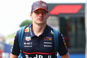 Verstappen ironiza sobre rumores de Mercedes: ‘También podría no despertar mañana’