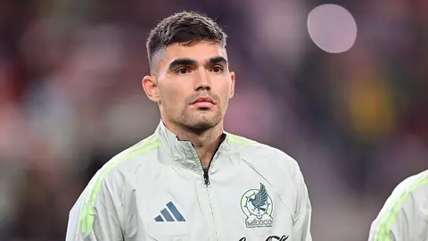 Johan Vásquez se perderá partidos amistosos por lesión, apunta a estar listo para Copa Oro