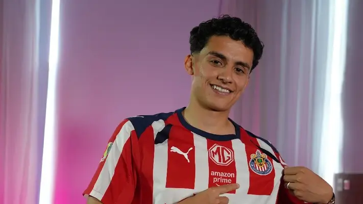Jugadores no nacidos en México que vistieron la playera de Chivas, como lo hará Richard Ledezma?