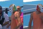 Divertida aparición de Carlos Alcaraz con máscara de lucha libre en el Masters 1000 de Cincinnati