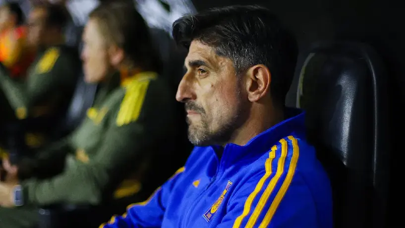 ¿Aventura europea? Real Oviedo de Veljko Paunović en busca de jugador de Tigres