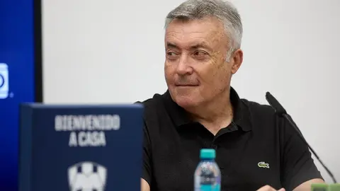 Domènec Torrent fue presentado oficialmente como nuevo entrenador de Monterrey