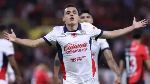 ¡Se queda en Guadalajara! Hugo Camberos encaminado a renovar con Chivas