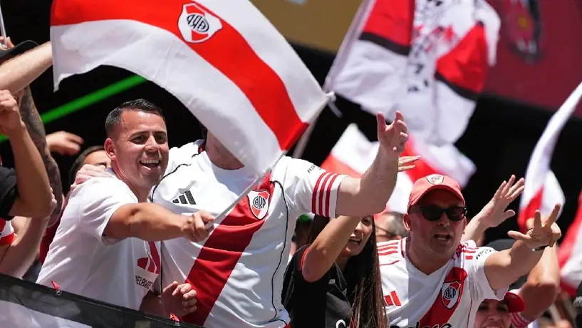 Hincha de River tuvo que quemar su coche para ir al Mundial de Clubes
