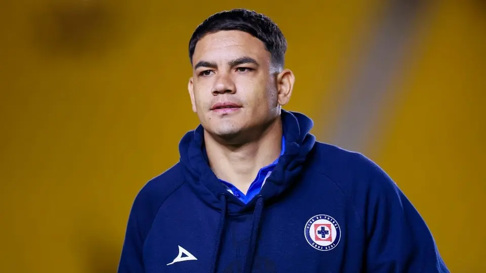 ¡Borrado! 'Toro' Fernández no fue registrado por Cruz Azul para el Apertura 2025