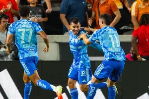 Tigres golea a Houston Dynamo y debuta con autoridad en la Leagues Cup
