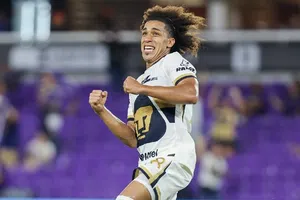 ¡Eufórico! Así celebró el hijo de Coco Carrasquilla el gol de la victoria de Pumas sobre Atlanta