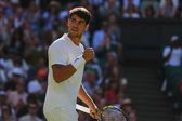 Alcaraz alcanza la tercera ronda de Wimbledon al vencer en sets corridos a Tarvet