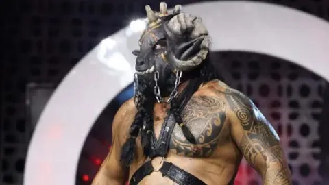 ¿AEW demandará a WWE por Triplemanía? Esto es lo que se sabe