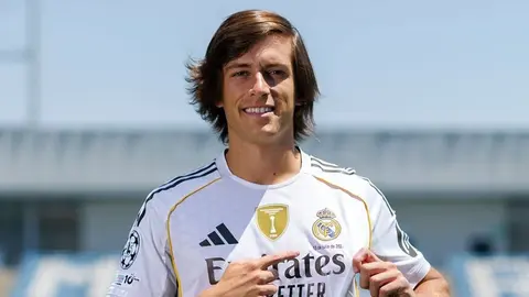 Álvaro Carreras durante su presentación en el Real Madrid: "Estoy cumpliendo un sueño"