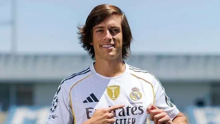 Álvaro Carreras durante su presentación en el Real Madrid: "Estoy cumpliendo un sueño"