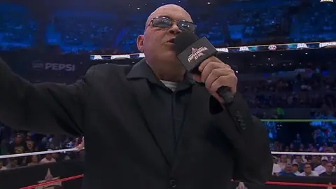 Konnan arremete contra fan durante investidura en Triplemanía XXXIII: “Vete a caminar a Tlalpan”