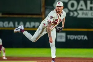 Pitcher de Algodoneros recibió sanción de más de un año por agresión a Umpire