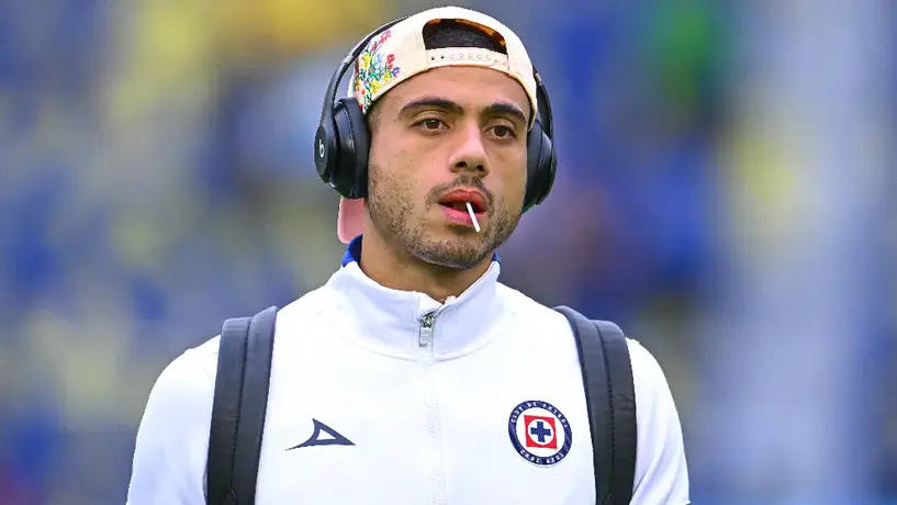 Giorgos Giakoumakis ya viaja rumbo a Grecia para firmar con PAOK