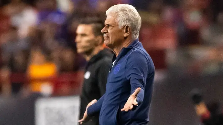 Tunden al Tuca Ferretti por discurso a favor del futbolista mexicano cuando él priorizaba foráneos