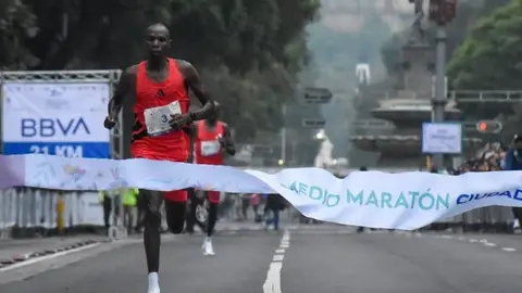 Después de 15 años, cae el récord del Medio Maratón de la Ciudad de México