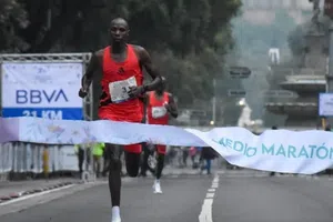 Después de 15 años, cae el récord del Medio Maratón de la Ciudad de México