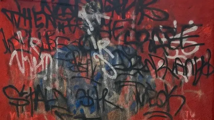 Vandalizan mural de Lamine Yamal en medio de polémica por su fiesta de cumpleaños