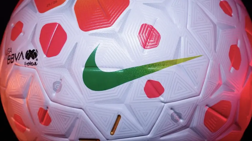Liga MX Femenil presenta el balón que se utilizará para el Apertura 2025