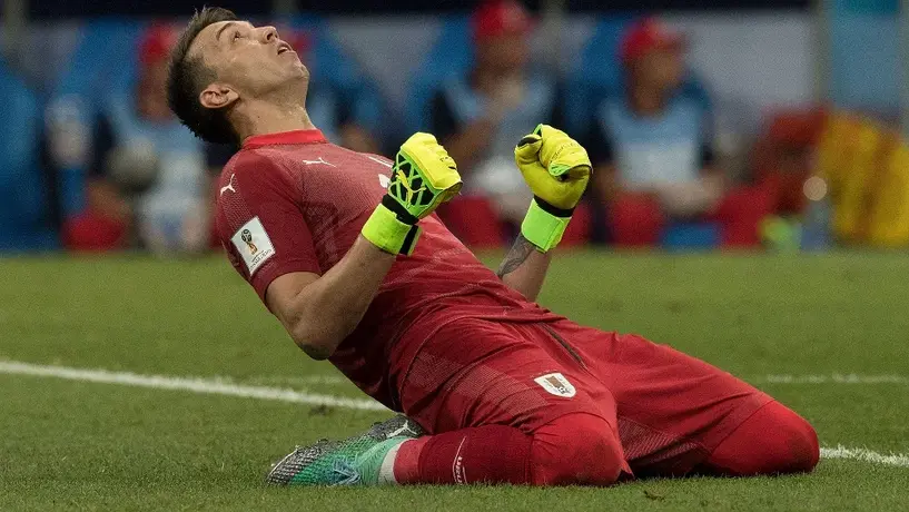 Fernando Muslera, portero de Selección Uruguaya, refuerza a Estudiantes para la Copa Libertadores