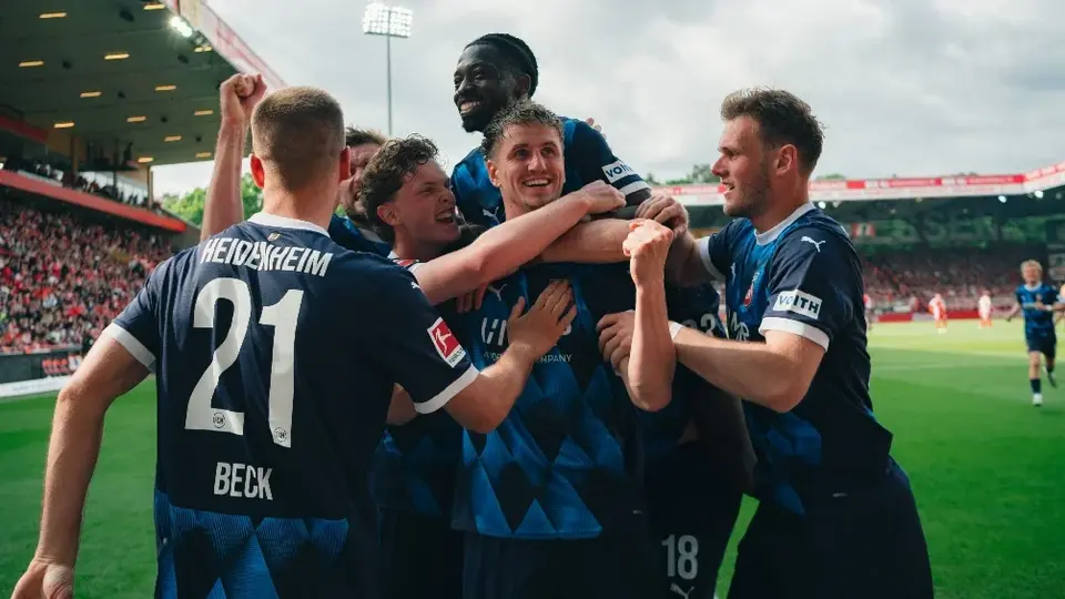 Heidenheim seguirá en la Bundesliga tras vencer a Elversberg de último minuto