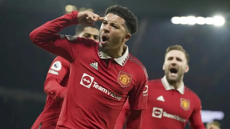 Napoli y Fenerbahce pujan por hacerse de los servicios del extremo inglés Jadon Sancho