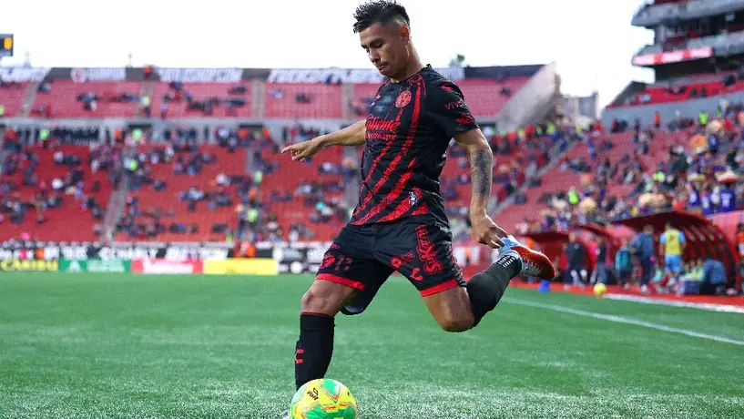 América le gana la partida a Chivas: Efraín Álvarez apunta a llegar a las Águilas