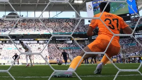 Yassine Bono sobre penalti atajado a Federico Valverde: "Hay factor de intuición y suerte"
