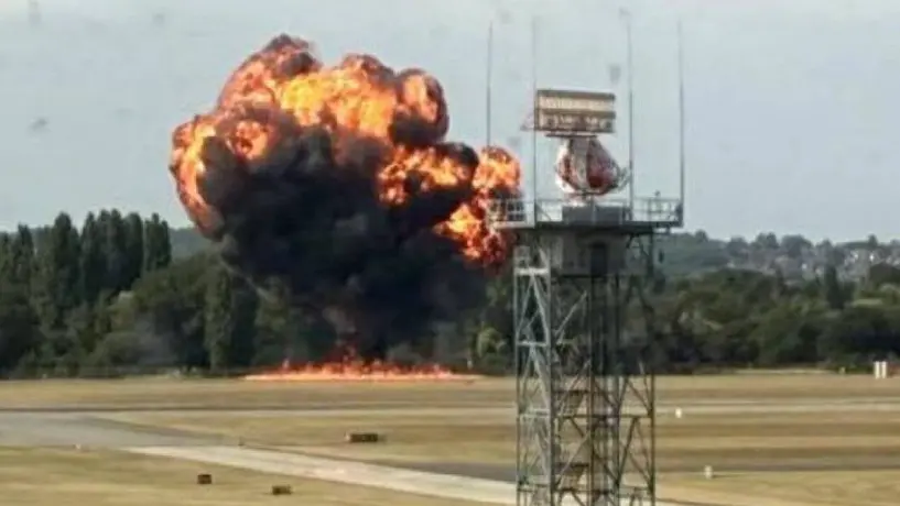 Avión se estrella en aeropuerto de Londres