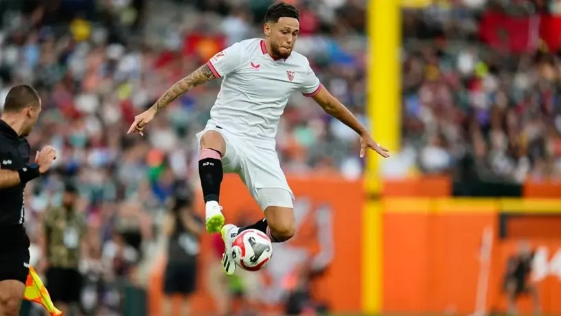 Lucas Ocampos, jugador de Rayados, implicado en criptoestafa con exfutbolistas del Sevilla